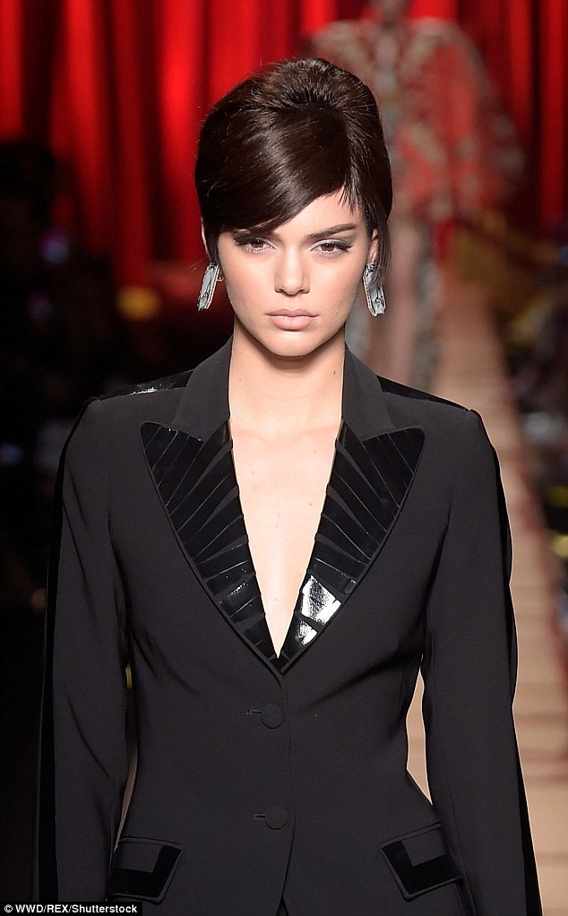 Kendall Jenner looks EXACTLY like Mom Kris at Milan Fashion Week Moschino Show