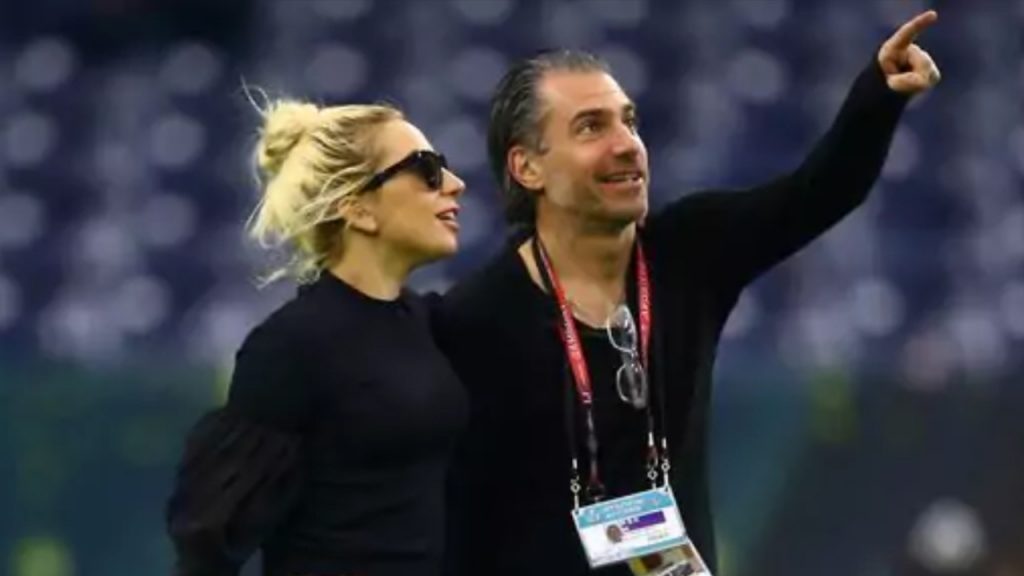 Lady Gaga dating Justin Biebers Talent Agent Christian Carino