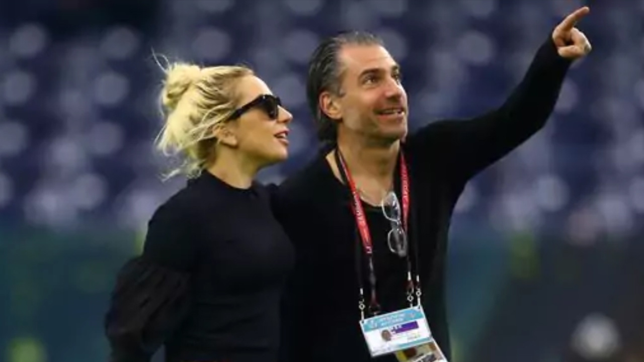 Lady Gaga dating Justin Biebers Talent Agent Christian Carino