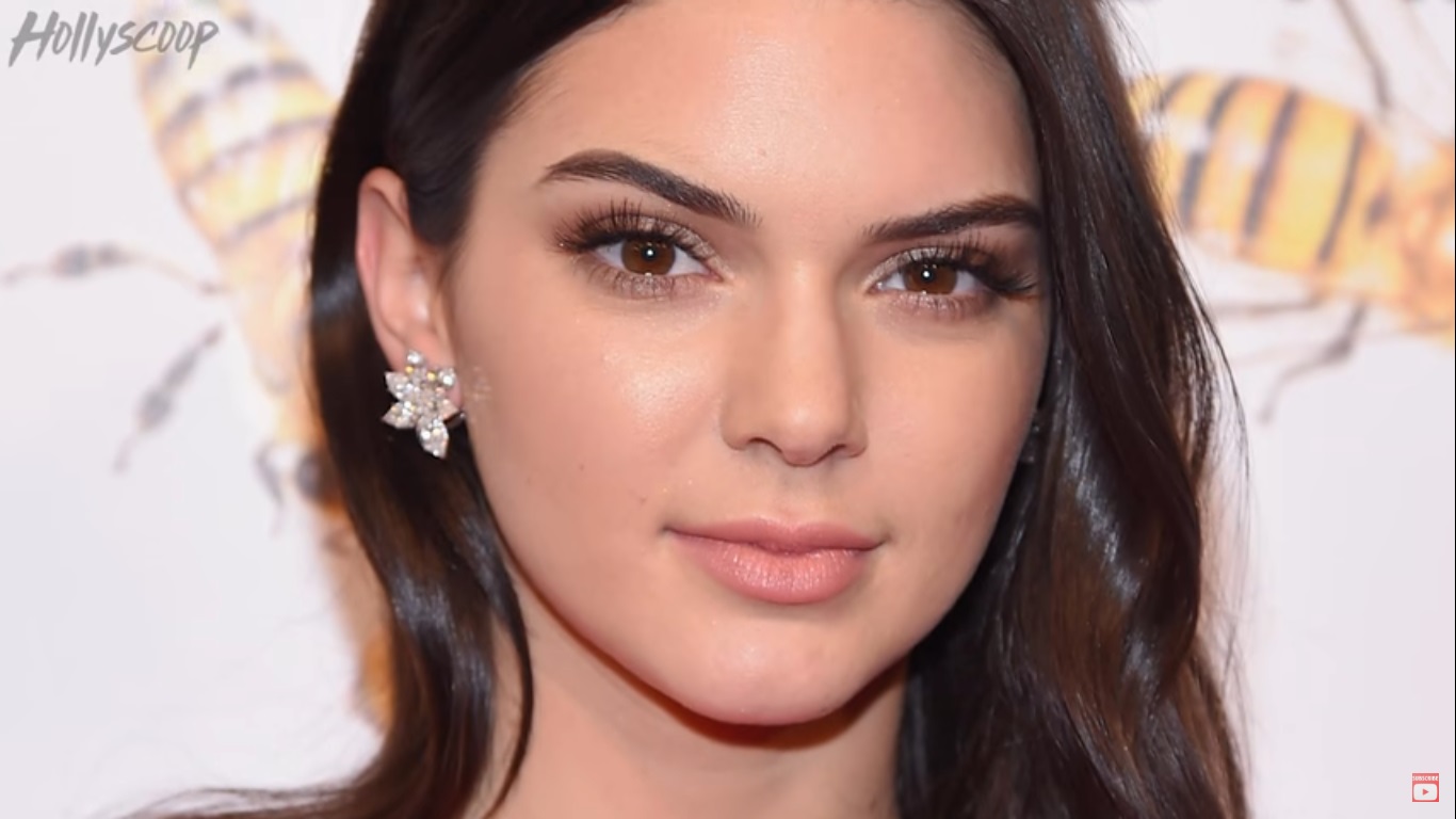 Did Kendall Jenner join her Sisters and get PLASTIC SURGERY?
