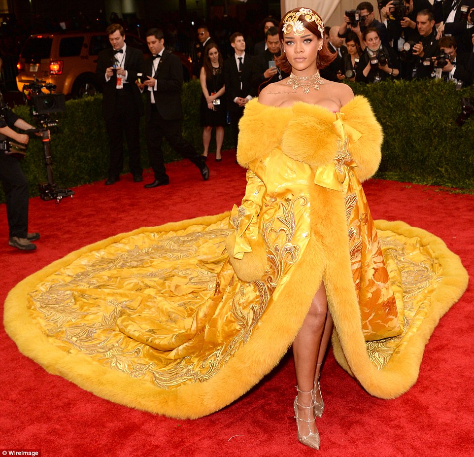 10 Crazy Things Celebs have done for Fashion