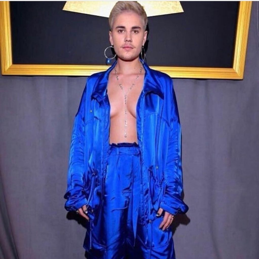 Justin Bieber Fans CONFUSED over his Latest Instagram Posts