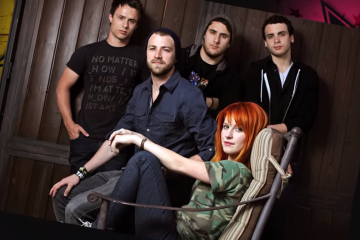 10 Celebs who LEFT Hollywood for YouTube