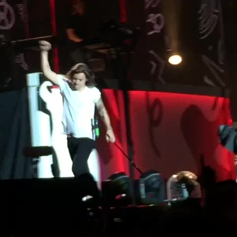 Celebrities falling on Stage | Ariana Grande, Harry Styles, Taylor Swift