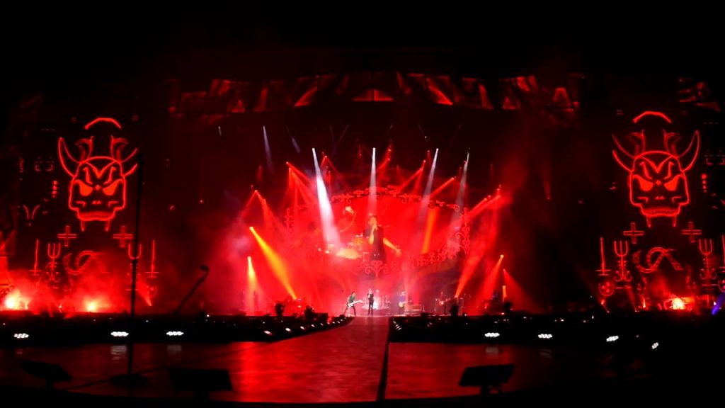 The Rolling Stones – Sympathy For The Devil (Live) – OFFICIAL