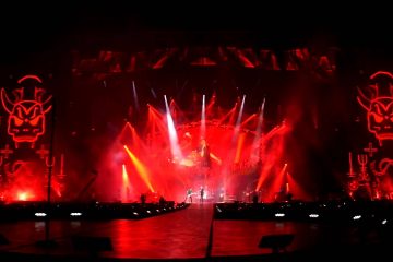 The Rolling Stones – Sympathy For The Devil (Live) – OFFICIAL