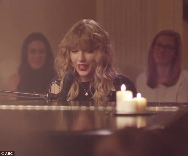 Taylor Swift Debuts “New Year’s Day”