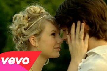 Top 10 Taylor Swift Romantic Love Songs