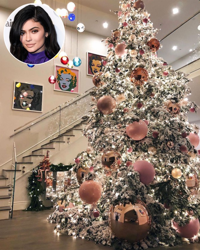 6 CRAZY Celeb Christmas Trees of 2017