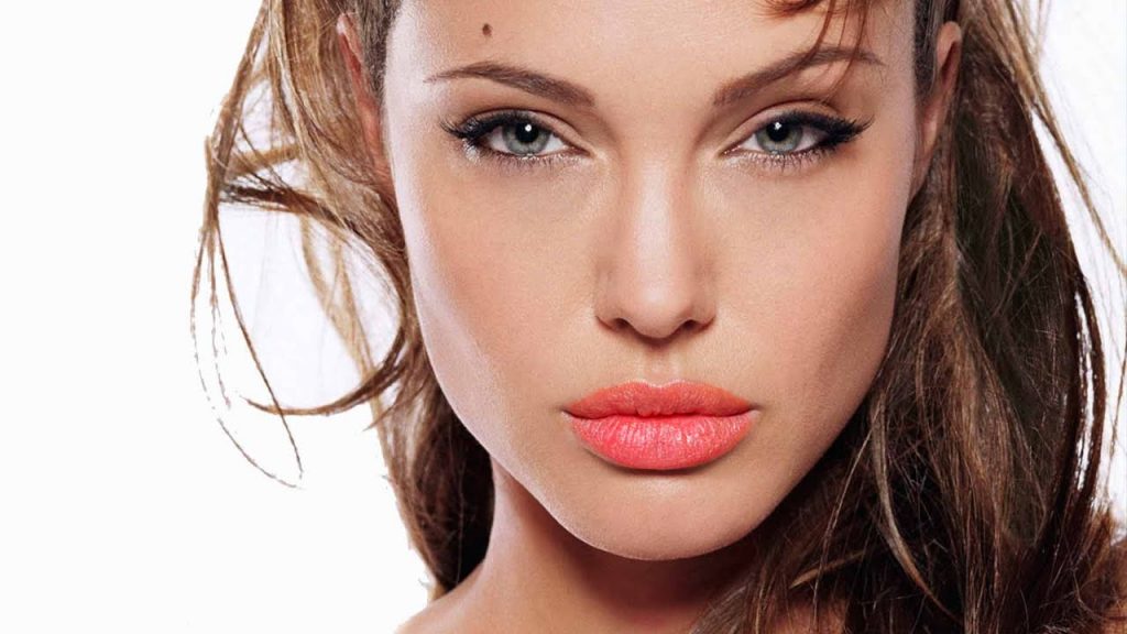 20 Things you didn’t know about Angelina Jolie!
