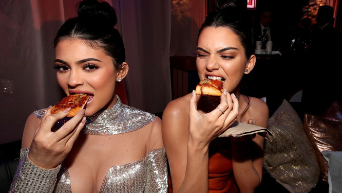 Kendall Jenner’s OBSESSION with Pizza Hurting her Modeling Career?