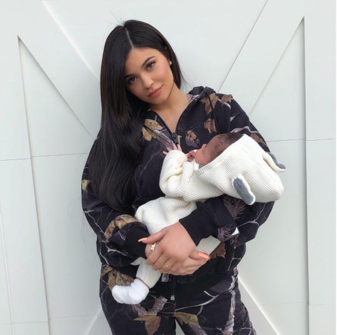 Kylie Jenner’s Baby Looks JUST Like Tyga! Khloe Kardashian DOESN’T want a Baby Girl?