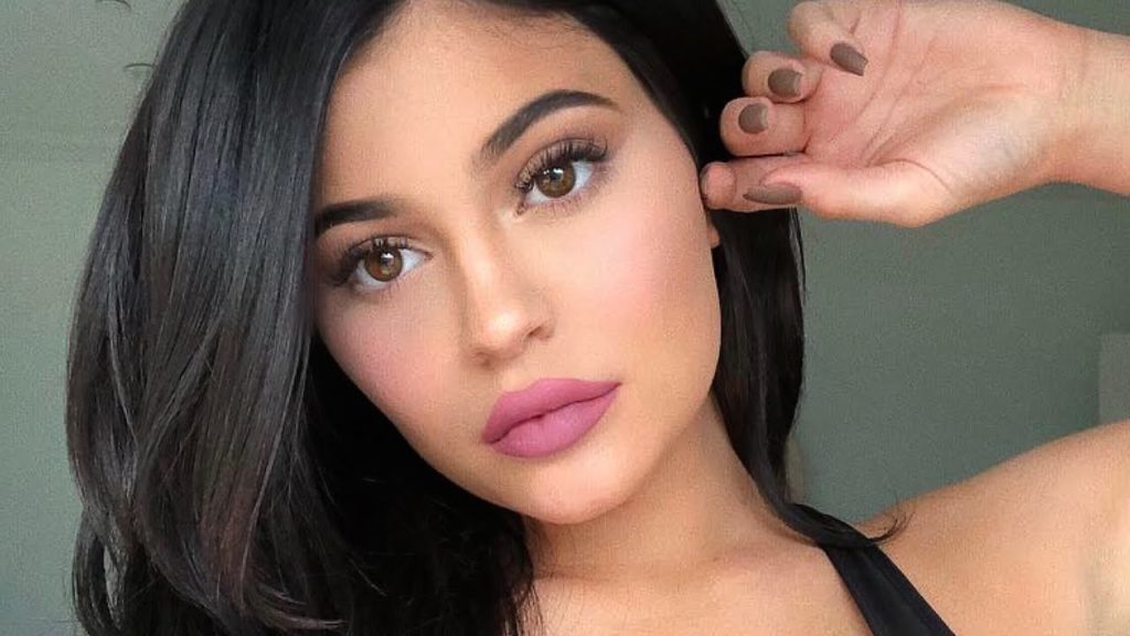 Kylie Jenner Stands Up to Mom Shamers after Stormi’s Birth