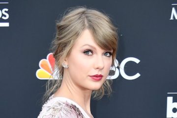Taylor Swift making MASSIVE M Compound in NYC