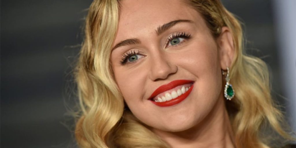 Miley Cyrus TAKES BACK apology for Controversial Vanity Fair Shoot