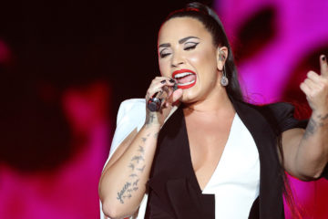 Celebrities react to Demi Lovato’s Overdose